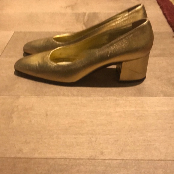 Louis Feraud heels. - Picture 3 of 7